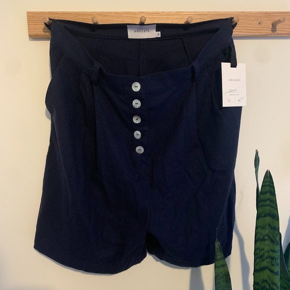Odeyalo highwaisted shorts - Picture 2 of 2